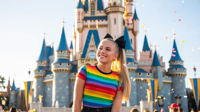 Is Jojo Siwa Lesbian? Is Jojo Siwa Lesbian?